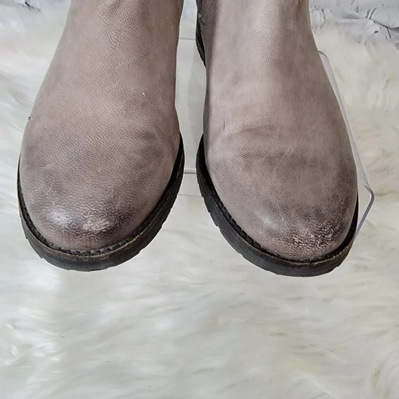 Steve Madden Graant Women's Pull On Chelsea Boot Taupe 8M Stylish Casual Classic - Picture 3 of 13